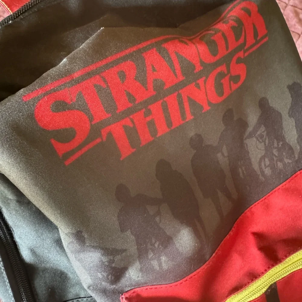 Stranger Things backpack - Picture 4 of 4